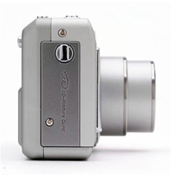 Fujifilm F700 Digital Camera - Picture 6 of 9